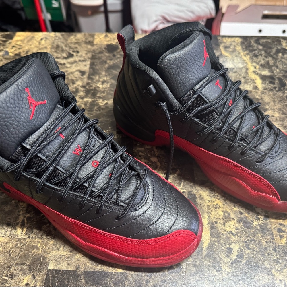 Air Jordan 12 retro (gs) size 7 young
